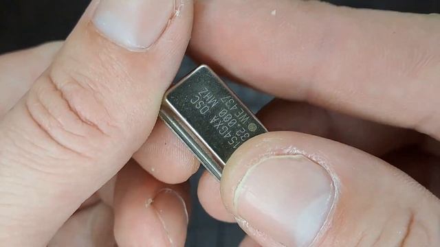 Кварцевый резонатор или может быть фильтр богатый на содержание драгоценных металлов.