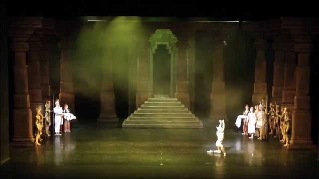 Bronze Idol смотреть онлайн