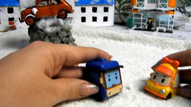 Робокар Поли - Истории Города Брумс 04 - Зима в городе Брумс смотреть онлайн