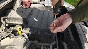 Второе ТО своими руками на Skoda Rapid 2021. Замена салонного и воздушного фильтра.