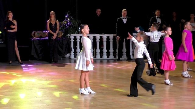 Квикстеп. Дети-2 E4 1/2 - BDA Open Festival 2023 (Минск, 07.10.2023) танцевальный спорт смотреть онлайн