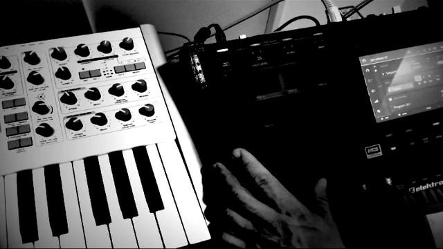 MPC LIVE + VIRUS TI2 смотреть онлайн