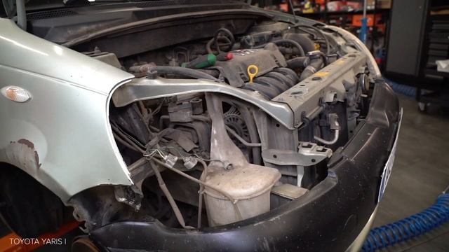 Ako vymeniť svetlomety na TOYOTA YARIS P1 [NÁVOD AUTODOC] смотреть онлайн