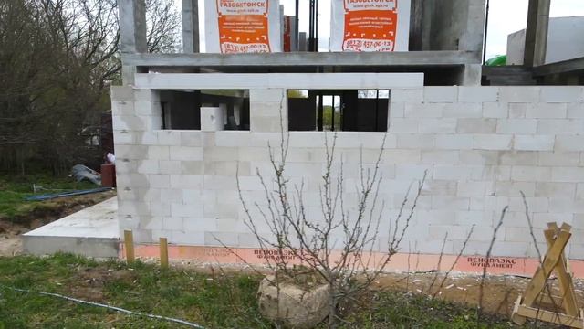 Кладка первого этажа в Копорье