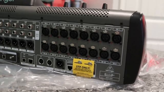 Behringer X32 Compact Unboxing and Overview смотреть онлайн