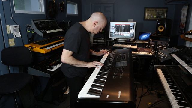 SampleTank 3 Gu Zheng with Jordan Rudess смотреть онлайн