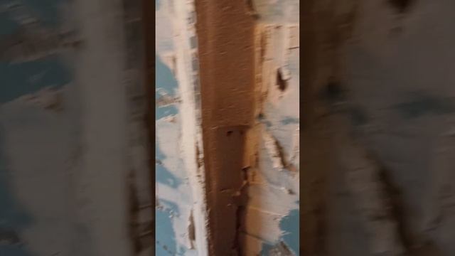 жестокие слои штукатурки