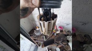 Снимаем топливный насос Чери м11