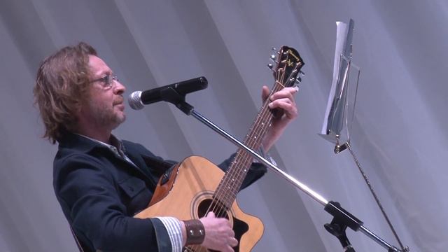 «Переведи меня через майдан» , исп. Д. Гаркави смотреть онлайн