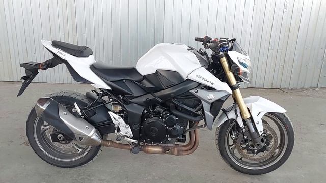 Suzuki GSR 750 из Японии - стильный, быстрый и надежный Streetfighter с мотором от Джиксера😈