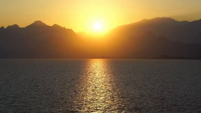 BREATH OF LIFE (528 Hz Freq) Restore,Renew/Peaceful Sleep, Prayer Meditation Breathwork) By -LAURA