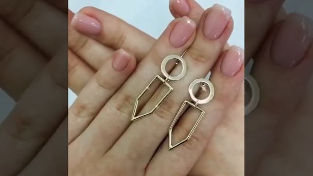 Серьги-гвоздики Золотая геометрия смотреть онлайн
