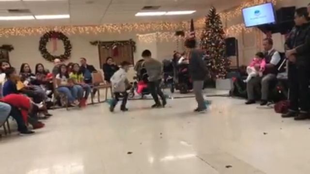 Peniel Baptist Church tulsa USA kids balloon games New year 2018 смотреть онлайн