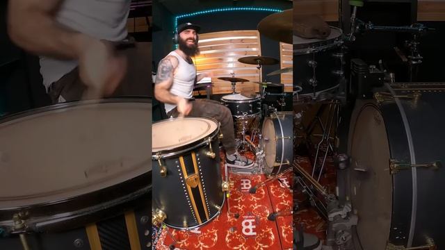 The BEST DRUM INTRO of the 80s? смотреть онлайн