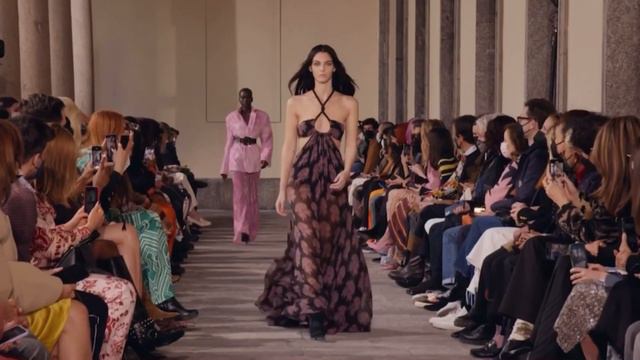 Vittoria Ceretti Runways 2022 #vittoriaceretti #fashionweek #model #supermodel #topmodel #fashion