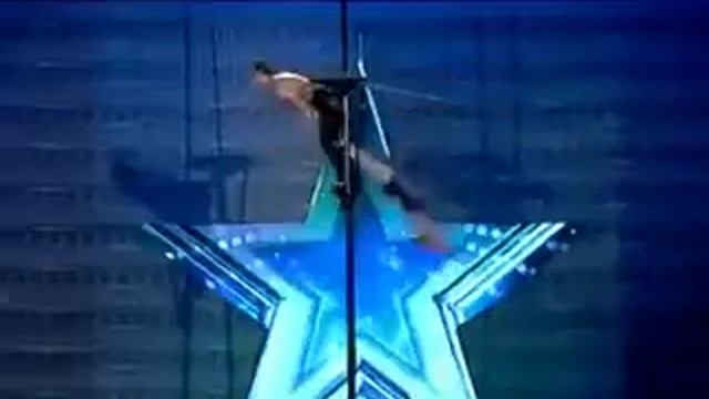 Нереальный парный акробатический танец на шоу талантов смотреть онлайн