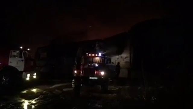 В Хакасии горел магазин "Светофор" смотреть онлайн