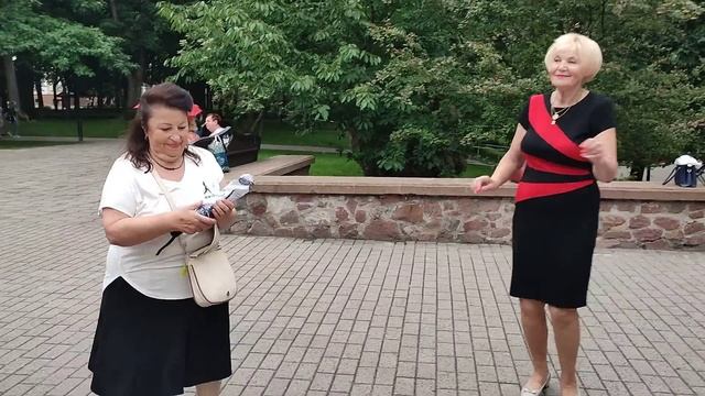 1.07.23г..."ТОПОЛЯ"...звучат на танцполе в Гомельском парке... смотреть онлайн
