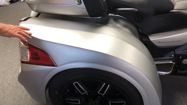 2016 Honda Goldwing GL 1800 offered at $28,995 смотреть онлайн