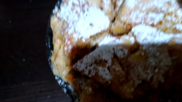 Пироги с клюквой и грецким орехом