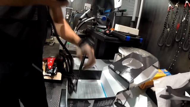 MV Agusta Dragster RR Unboxing, Walkaround, First Run. Распаковка мотоцикла MV Agusta Dragster RR