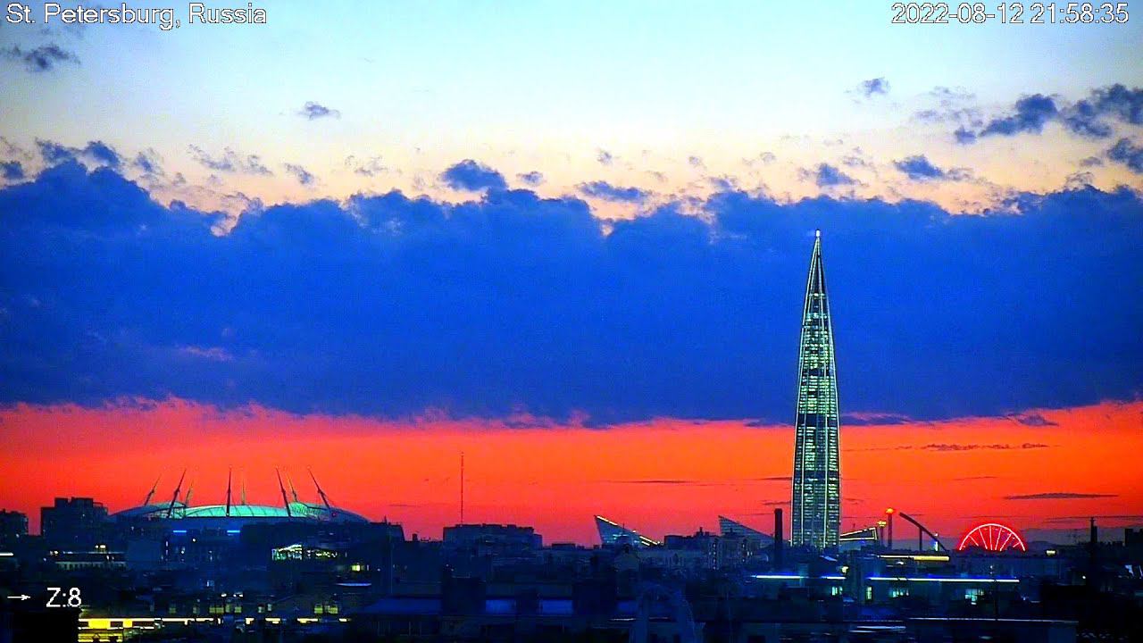 Красивое небо самый большой флаг России над Санкт-Петербургом - это не фотошоп, а подарок природы смотреть онлайн