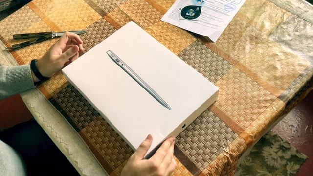 Распаковка MacBook Air 13 MQD32, 2017 года