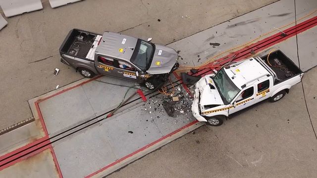 Car to Car crash test demonstrates double standard on vehicle safety in Africa смотреть онлайн