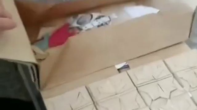 Подарил жене коробку смотреть онлайн