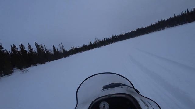 Заехали на озеро