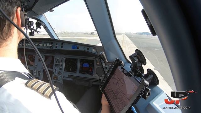 Airbus A330NEO Departing DUBAI | GoPro Flight Deck View смотреть онлайн