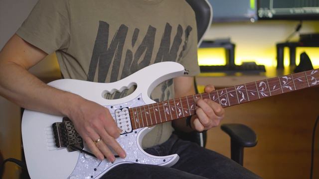 Lucjan Siedlarczyk - Ibanez Jem Jr - Em Funk Jam смотреть онлайн