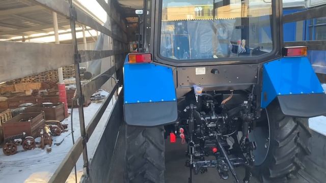 Греем пушкой первую машину синих тракторов МТЗ в 2023 году смотреть онлайн