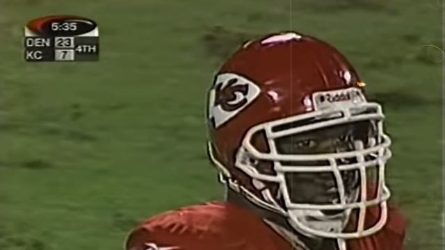 Shannon Sharpe TRASH TALKED A NFL LEGEND By Reciting HIS GIRLFRIEND'S NUMBER IN A GAME! смотреть онлайн
