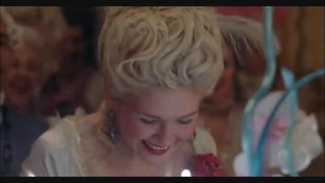 PELICULA MARIA ANTONIETA ESCENA NOBLES смотреть онлайн