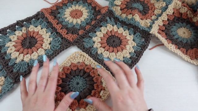 How to crochet Granny Squares and Triangles into a jumper! *Join as you go method* (Right Handed) смотреть онлайн