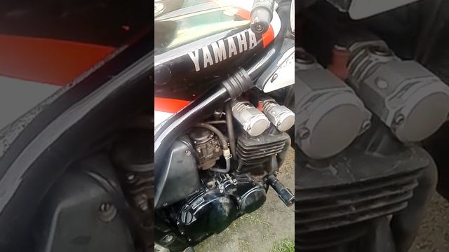 ямаха фз400 после регулировки карбов на слух.