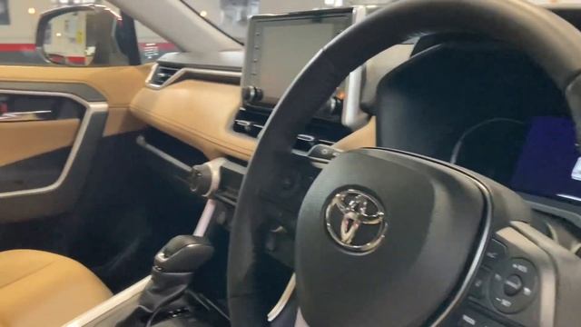 Toyota Rav 4 Excel Hybrid HD Video смотреть онлайн