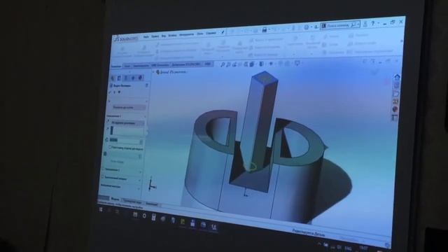 SolidWorks Построение 3d детали и 2d чертежей. смотреть онлайн