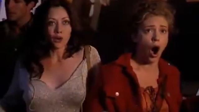 Piper Bar Dance | Charmed Season 3 смотреть онлайн