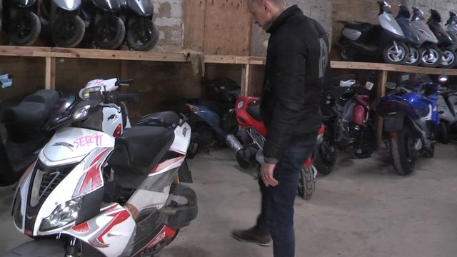 Обзор скутер Aprilia SR 50 R гайд отзыв Hi-Per 2 pro