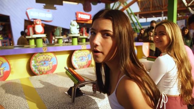 My Friends and I Crashed the Santa Monica Pier with Jordan Matter | Charli D’Amelio смотреть онлайн