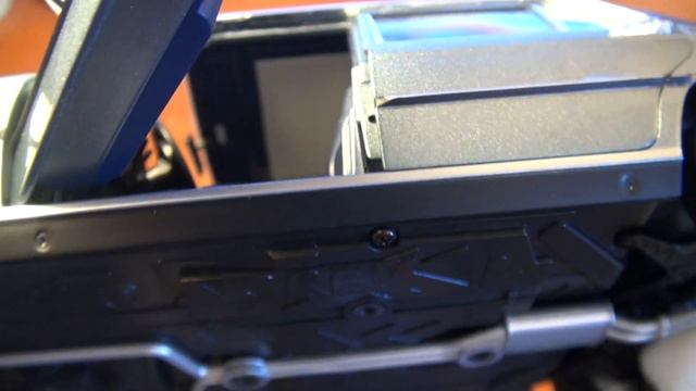 Распаковка: Mercedes-Benz 450 SEL 6.9 (W116) 1976 голубой металлик 1/18 (Norev) смотреть онлайн