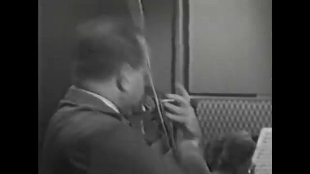 David Oistrakh plays Shostakovich Three Fantastic Dances смотреть онлайн