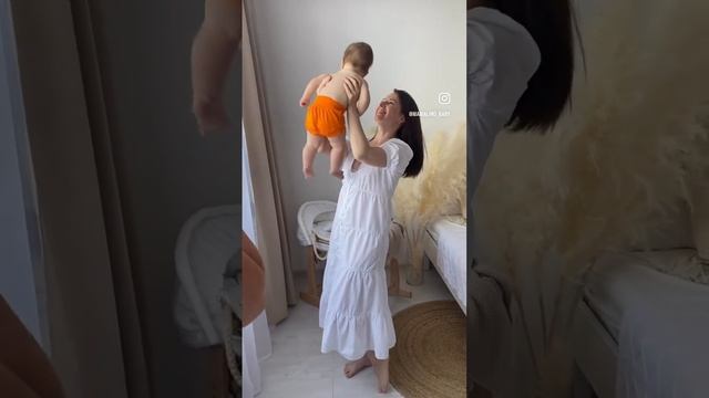 Носите на руках детей! Ведь этот миг недолго длится ❤️❤️❤️ #моймалыш #мама #новорожденный смотреть онлайн