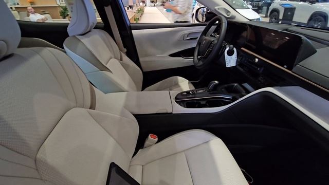Really a Head Turner! ALL NEW TOYOTA CROWN HYBRID 2023! смотреть онлайн