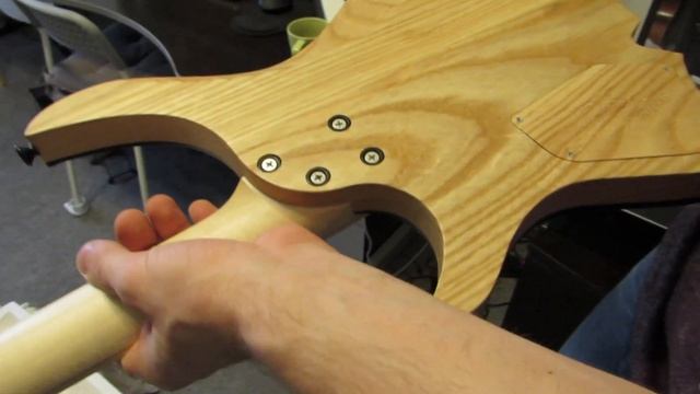 Обзор БЕЗГОЛОВОЙ гитары - headless NK guitar смотреть онлайн