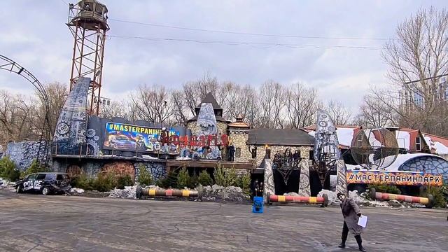 Гонки на выживание! шоу в парке Киноприключений смотреть онлайн