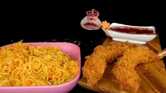 ASMR MUKBANG Giant Crispy Deep-Fried Shrimp & Cup Spaghetti EATING SHOW (4K) смотреть онлайн