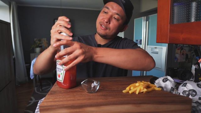 ВПЕРВЫЕ В ЖИЗНИ пробую BLACK STAR BURGER. САМЫЙ ВКУСНЫЙ БУРГЕР??? Бургер Патруль. смотреть онлайн